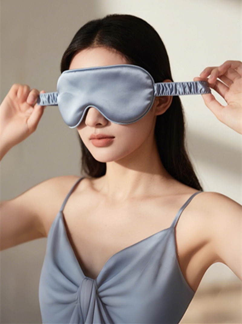 Silk Sleep Eye Mask, Double-Si - Travel Accessories 评论和价格