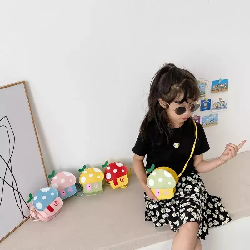 Cute Mushroom House Shaped Coi - Travel Accessories For Girls 评论和价格