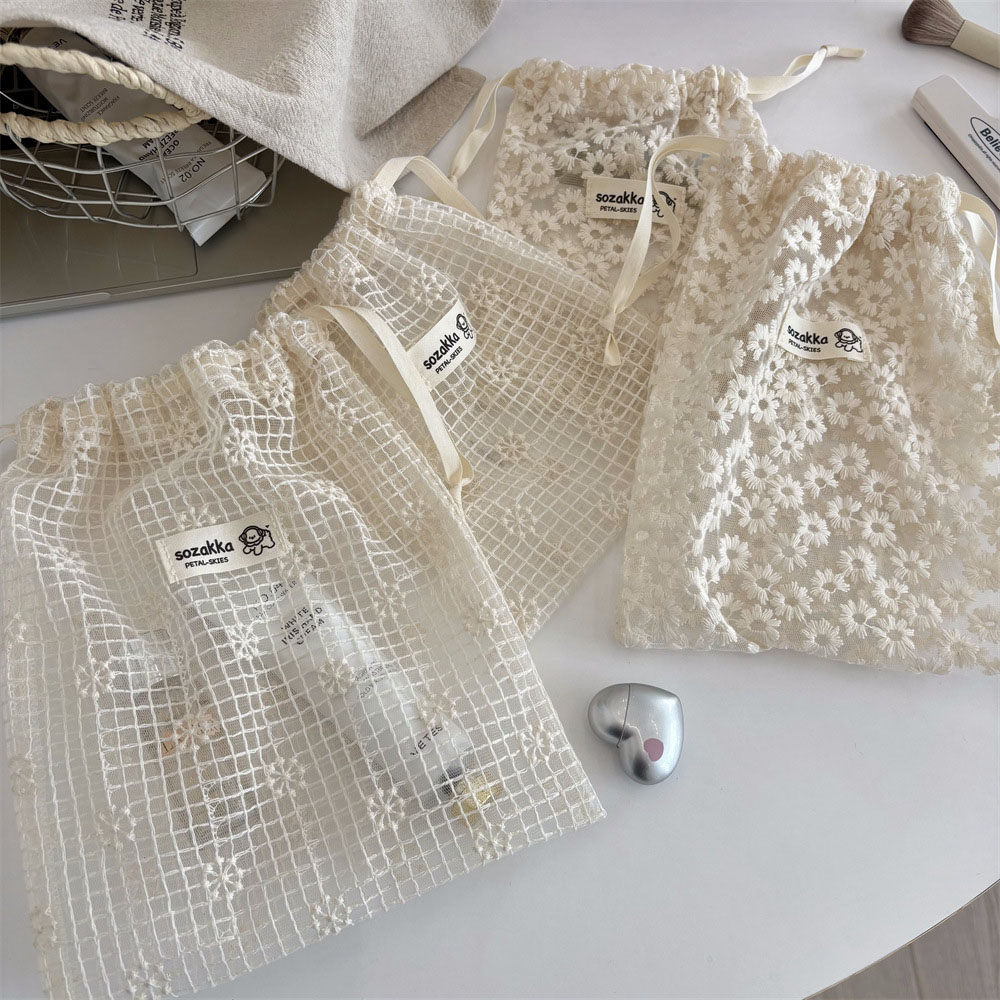 Lace Embroidered Daisy Mesh Dr - Travel Z 评论和价格