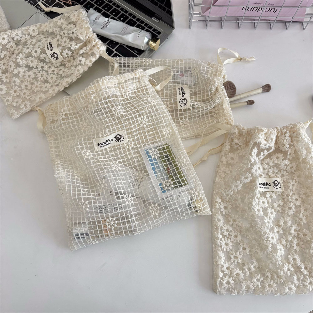 Lace Embroidered Daisy Mesh Dr - Travel Z 评论和价格