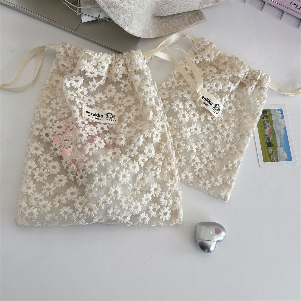 Lace Embroidered Daisy Mesh Dr - Travel Z 评论和价格